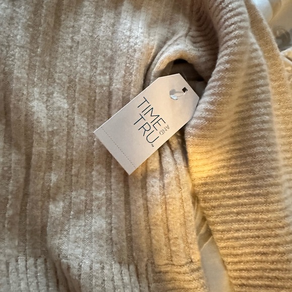 Time and Tru Mock Neck Sweater NWT - Picture 4 of 5